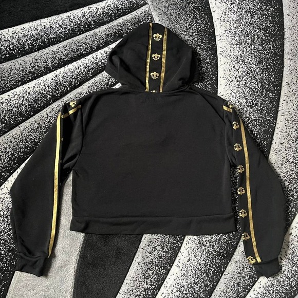 Vintage Women's Y2K 2000s Dereon Black and Gold Cropped Hoodie - Picture 6 of 6